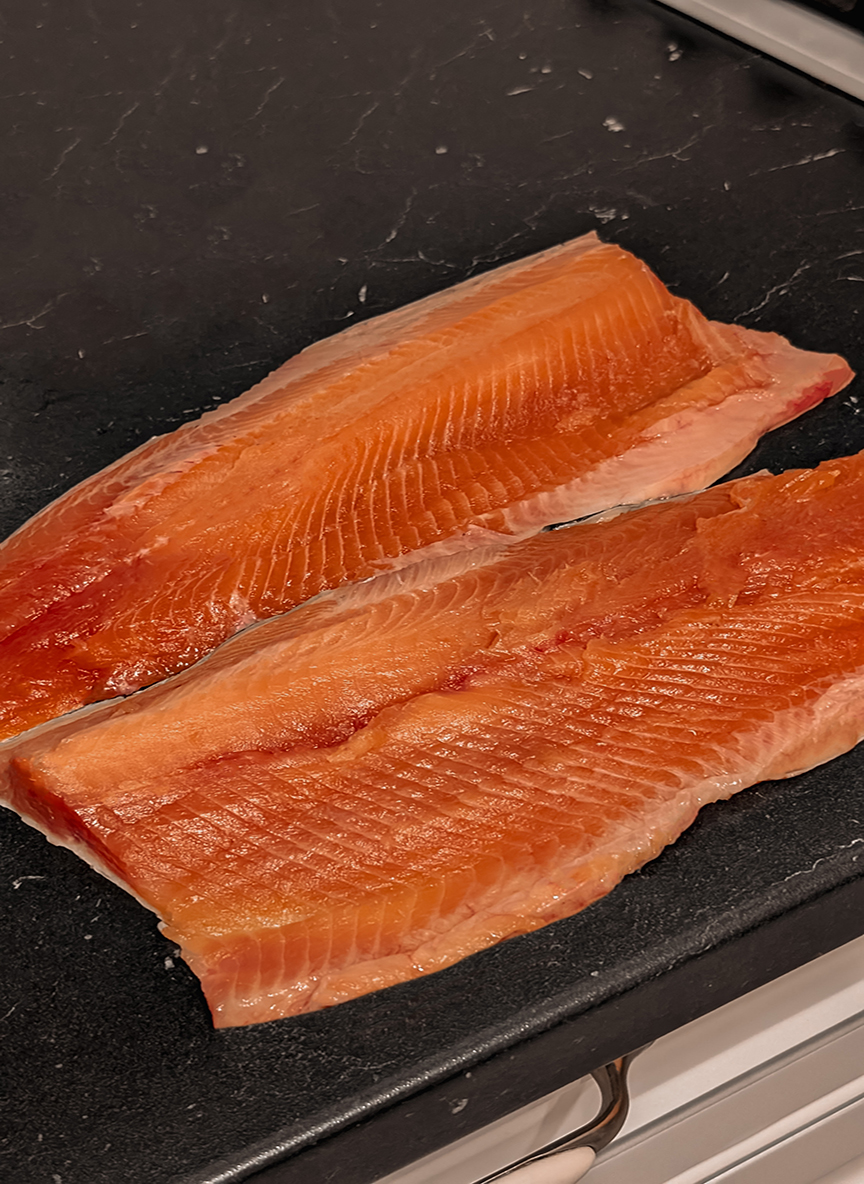 форель на снегу